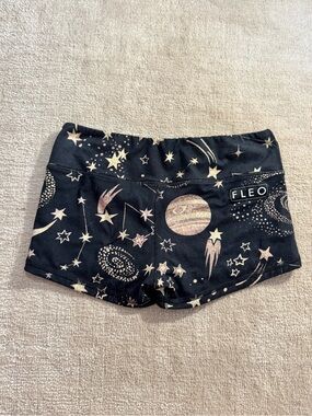 Fleo shorts medium